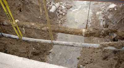 So it just needs a little
support on both sides. - Sewer Divers