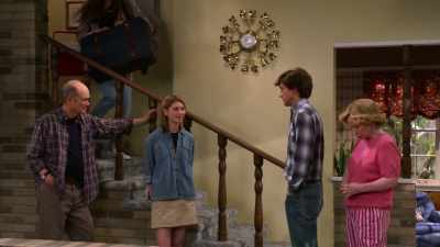 So just remember
our phone number hasn't changed, okay? - That '90s Show