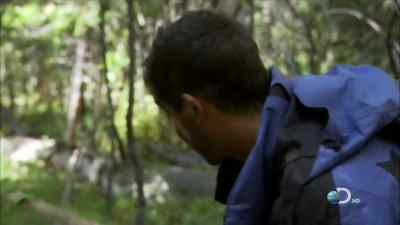 SO, JUST TRYING TO KEEP
ALL MOVEMENT NICE AND SLOW. - Man vs. Wild