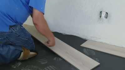 So laminate hardwoods, light,
bright, beachy, they look like wood, - Help! I Wrecked My House