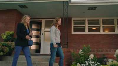 So Lee tracked him down and threatened him - The Spencer Sisters