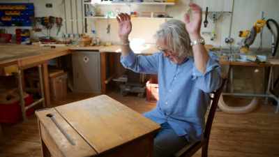 So, leg exercise, pushing away,
arm exercise, pulling down, - James May and the Dull Men