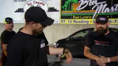 So let's go ahead and draw and see
who is racing who in the second round. - Street Outlaws No Prep Kings Team Attack