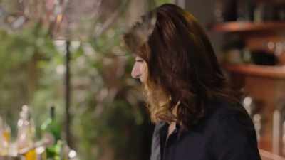 So, let's just get this
off the mezzaluna. - Nigella: At My Table