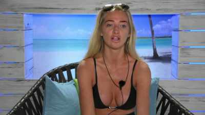 So, like, some people
can just stay calm - Love Island