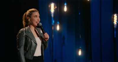 So like, this sucks
but am I about to get hot? - Taylor Tomlinson: Look at You