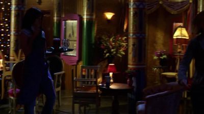 So Lois said that she was standing
right here the whole time. - Smallville