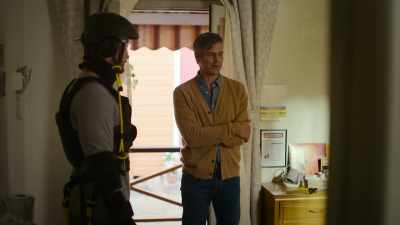 So, looking around, - Limitless with Chris Hemsworth