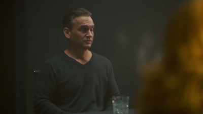 -: So Matthew, as a behavioral scientist, - Inside the Mind of a Con Artist