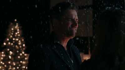 - So maybe this is proof of
Christmas magic. (chuckles) - Holiday Road