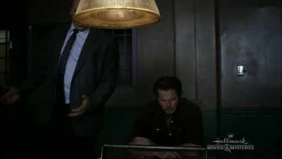 So maybe he went back
for the painting, - Garage Sale Mystery: The Art of Murder