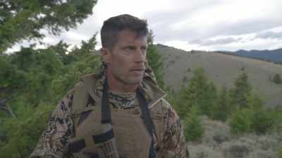 - So, military operatives
are trying to kill us? - Kill Shot