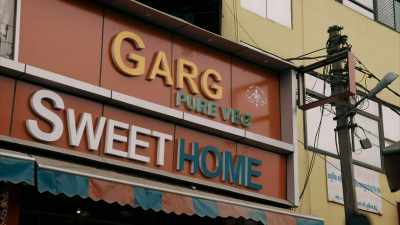 SO, MR. GARG,
COULD YOU TELL ME - Expedition Mungo