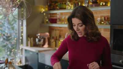 So now I steam-roast
them for the first time. - Nigella: At My Table
