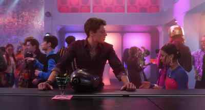 So now the screen won't unlock,
and we might be, like, - Henry Danger: The Movie