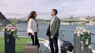 So, one more kiss on the Danube? - Love on the Danube: Kissing Stars