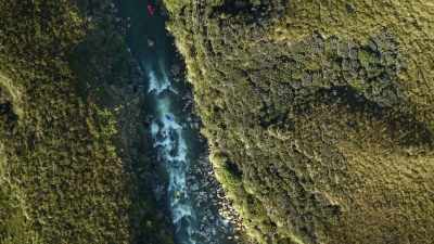 So we only had a few hours
to get downstream. - Edge of the Earth