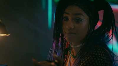 So it only makes sense
that you traveled - Paper Girls
