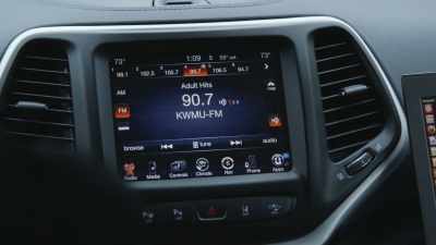 So this part right here,
it's called the head unit, - Cyberwar