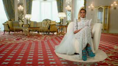 So, if people are
calling their husbands, - The Real Housewives of Dubai