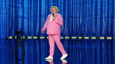 So people have been spotting
these ghosts so much - Fortune Feimster: Crushing It