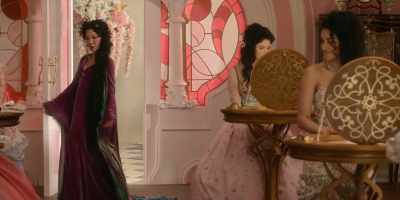 -So, pick up your mirrors… - The School for Good and Evil