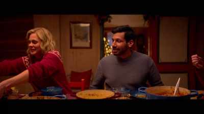 - So please dig in.
- [Hildegunn munching] - Christmas As Usual