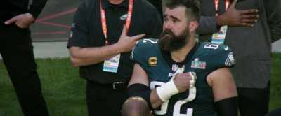 ♪ So proudly we hailed ♪ - Kelce