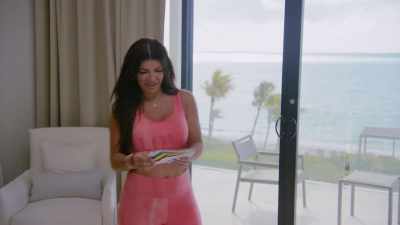 - So you put it by your bed,
and the first thing you do - The Real Housewives Ultimate Girls Trip