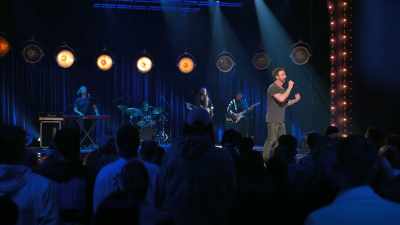 So you really have to sing this,
all right? It goes like this. - Bill Burr Presents: Friends Who Kill