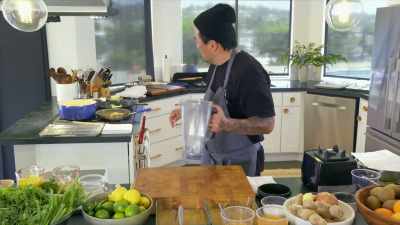 So you remember those onions and garlic that you had? - Selena + Chef