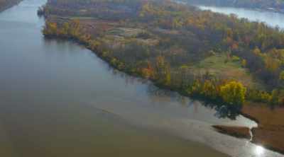 So this river is teeming
with life and boats. - World's Most Scenic River Journeys