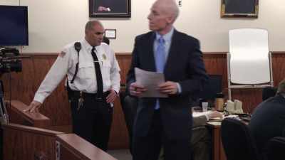 So when Robert Kraft came to testify
at the Odin Lloyd trial, - Killer Inside: The Mind of Aaron Hernandez