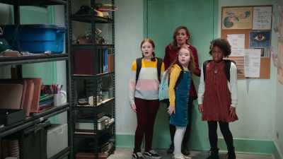 So sad! Goody-two-shoes teacher
can't help her students. - Scaredy Cats