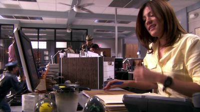 So, Sarge.
What's this about you and LaGuerta? - Dexter