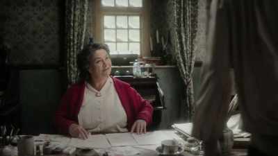 So, shall we get some tea - Roald & Beatrix: The Tail of the Curious Mouse