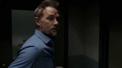 So she's creating all these
deaths to make you look guilty? - Damien