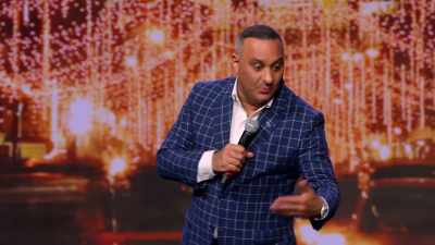 So you should be behind
her having sex with her-- - Russell Peters: Deported