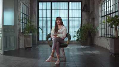 So she signed me up
for a course when I was in kindergarten. - Blackpink: Light Up the Sky