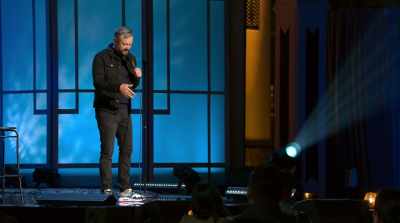 So we sit there,
and they pull the bar down, - Nate Bargatze: The Greatest Average American