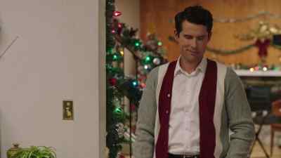 So tell me, what is it
exactly about Tommy Saunders - Deck the Halls on Cherry Lane