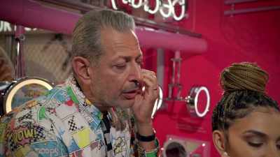 So that's a little technique
called contouring - The World According to Jeff Goldblum