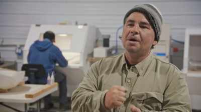 SO THAT'S THE ABRASIVE THAT WILL
PUMMEL THAT ROCK OFF. - Dino Hunters