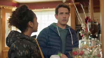 - So that's two
gingerbread cookies, - Jingle Bell Love