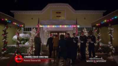 So the Christmas heritage
auction. - Christmas Homecoming