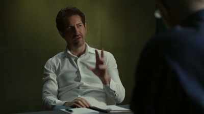-: So the headline is Matthew Cox, - Inside the Mind of a Con Artist