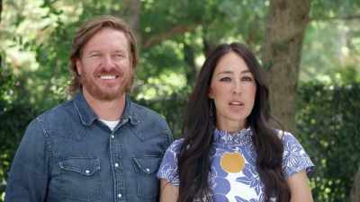 So, the Jacksons are
going to be here in
about 20 minutes, - Fixer Upper: Behind the Design