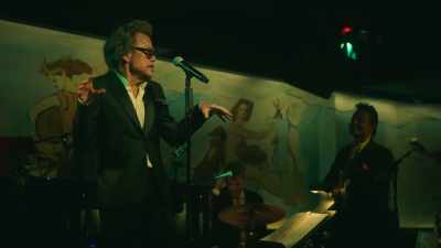 So the only one who sounds
like Lightnin' Hopkins - Personality Crisis: One Night Only