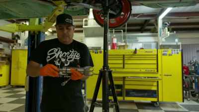 So when the rear end...
When the car goes up and down, - Shorty's Dream Shop