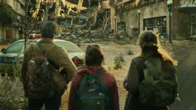 So, the State House is across there. - The Last of Us